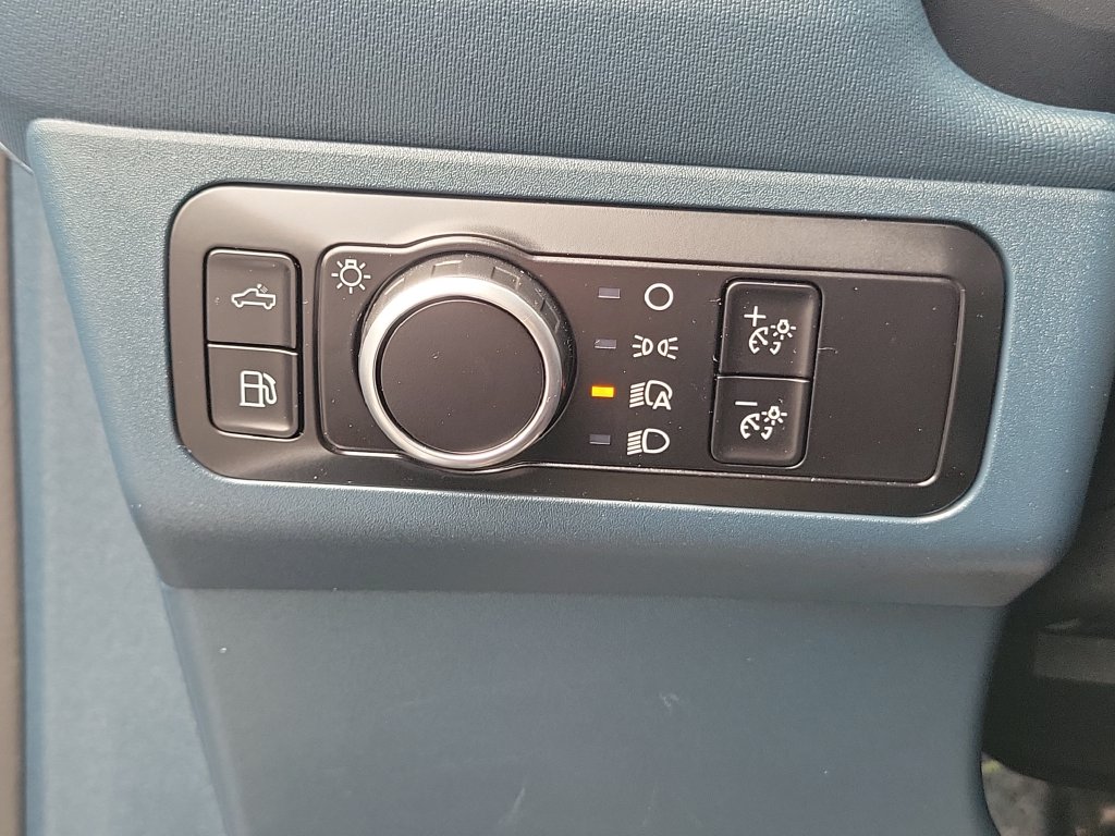 2025 Ford Maverick XL - Photo 13
